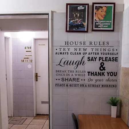 24/1 Hostal Liubliana