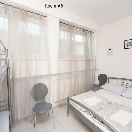 Hostel 24/1