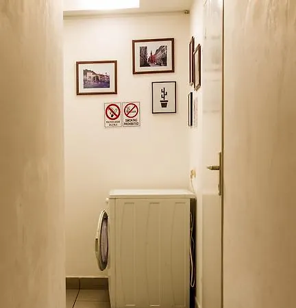 24/1 Hostel *