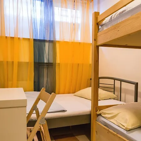 Hostel 24/1