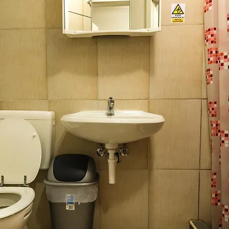 24/1 Hostel