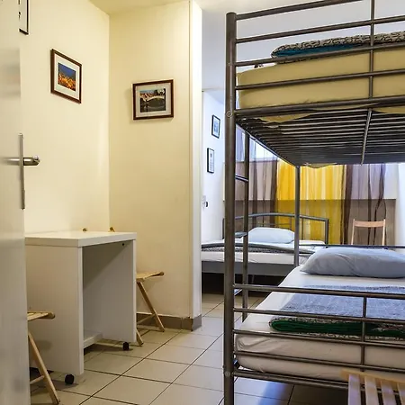 Hostel 24/1