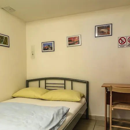 24/1 Hostel