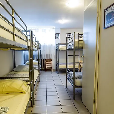 Hostel 24/1 *